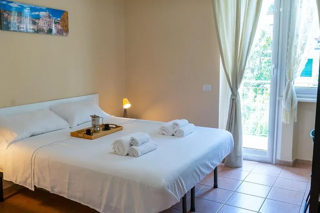 1Min From Metro Roma Large And Quiet Apartment Italy