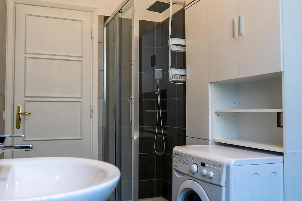 1Min From Metro Roma Large And Quiet Apartment Itálie