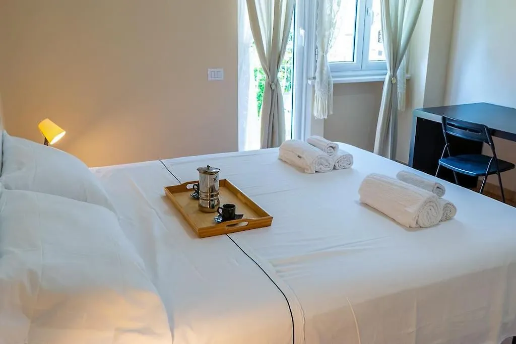 1Min From Metro Roma Large And Quiet Apartment Rome